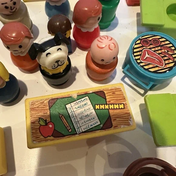 VTG 70s &80sFisher Price Wooden & Plastic Little People Figures Lot Of 46 Pieces